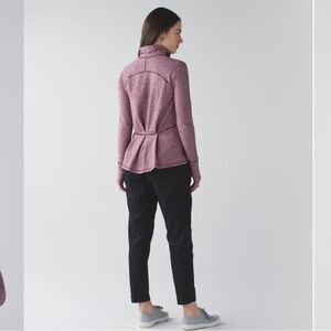 Lululemon • Warm Your Core Longsleeve • Size 8